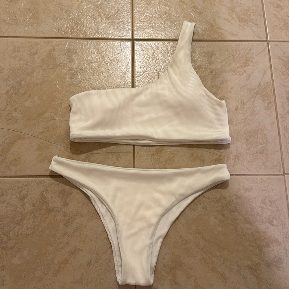 SHEIN. One shoulder white bikini. Size small.